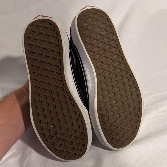 Vans Black and White Low-Top Sneakers - Picture 5 of 6